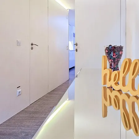Ground Floor With Private Patio And Ac Apartment Lisbon