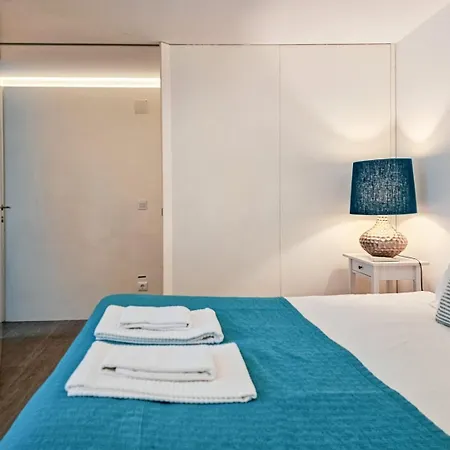 Ground Floor With Private Patio And Ac Appartement Lisboa