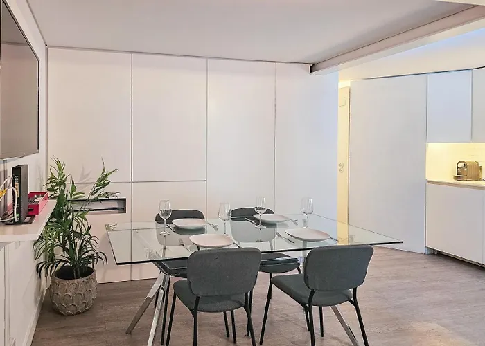 Ground Floor With Private Patio And Ac Appartement *