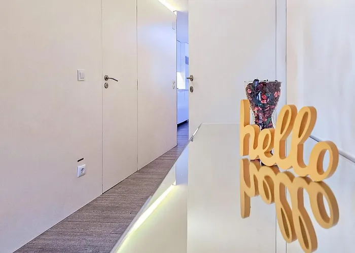 Ground Floor With Private Patio And Ac Appartement Lissabon