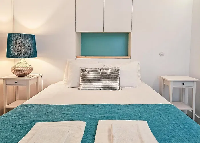 Ground Floor With Private Patio And Ac Appartement