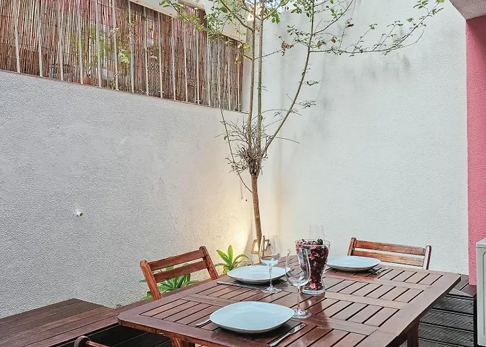 Ground Floor With Private Patio And Ac *