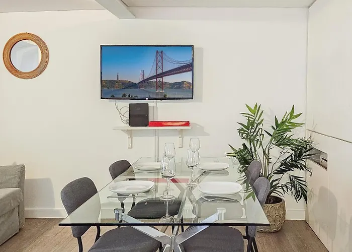 Ground Floor With Private Patio And Ac Appartement *