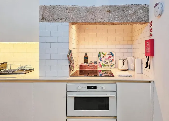 Ground Floor With Private Patio And Ac Appartement Lissabon