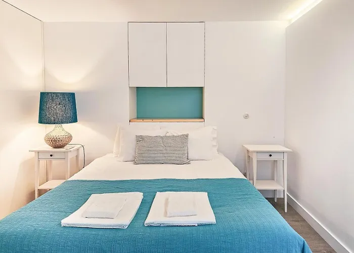 Ground Floor With Private Patio And Ac Appartement Lissabon