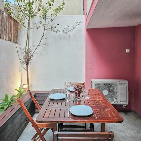 Ground Floor With Private Patio And Ac * ליסבון