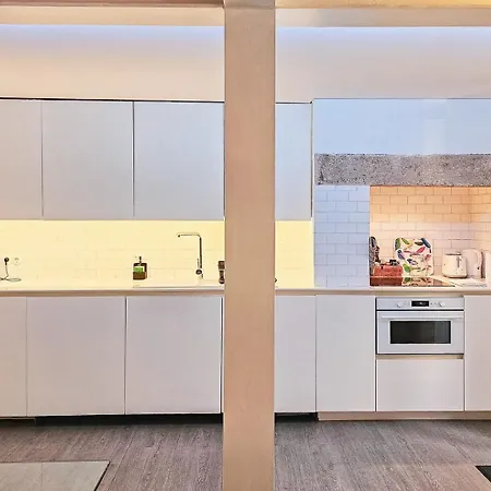 דירה Ground Floor With Private Patio And Ac *