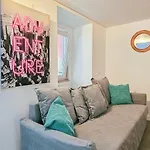 Ground Floor With Private Patio And Ac アパート *