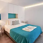 Ground Floor With Private Patio And Ac アパート